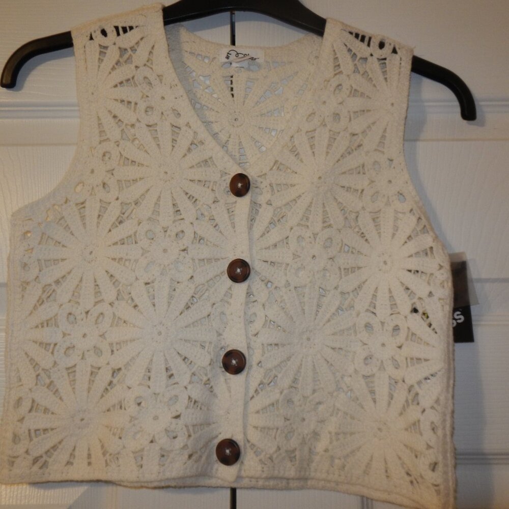 Art Class Ivory knitted Blouse, Summer Vest NEW  Girls Sz M(8)